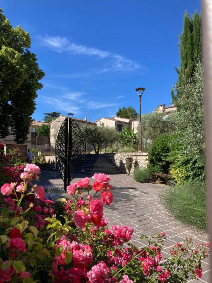 T2 Classe 2* Calme Au Coeur Du Village Provencale Gréoux-les-Bains المظهر الخارجي الصورة